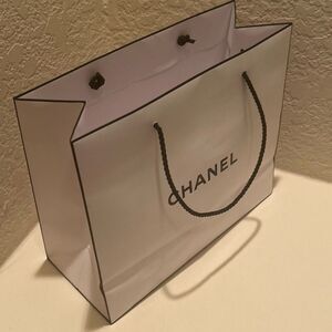 Chanel Shopping Bag Luxury Gift Bag White Black Logo Minimalist Display Decor